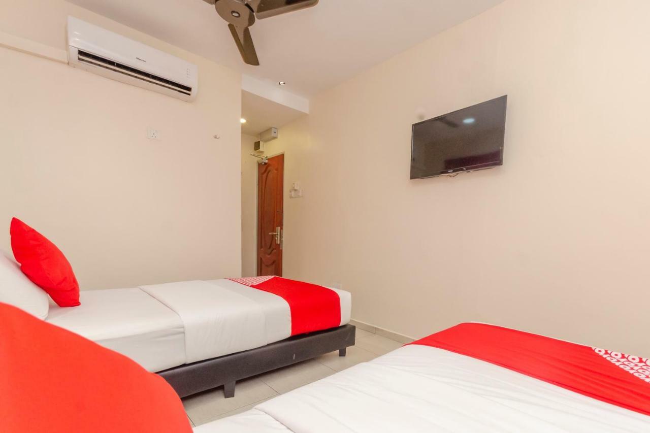 Oyo 1010 Skudai Hotel Exterior foto