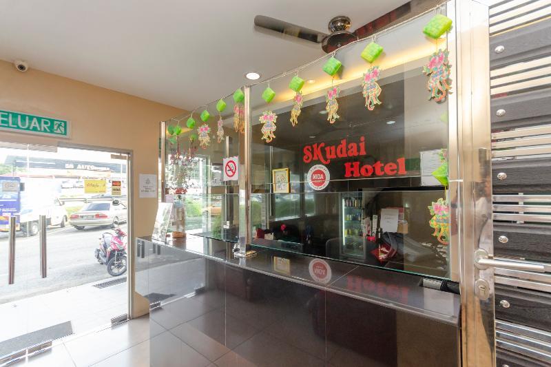 Oyo 1010 Skudai Hotel Exterior foto
