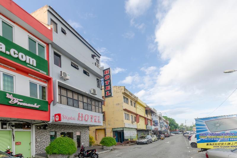 Oyo 1010 Skudai Hotel Exterior foto